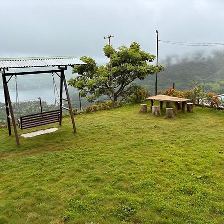 Paramount 3 Ac Bedrooms Hall Garden With Lake View 판치가니 외부 사진