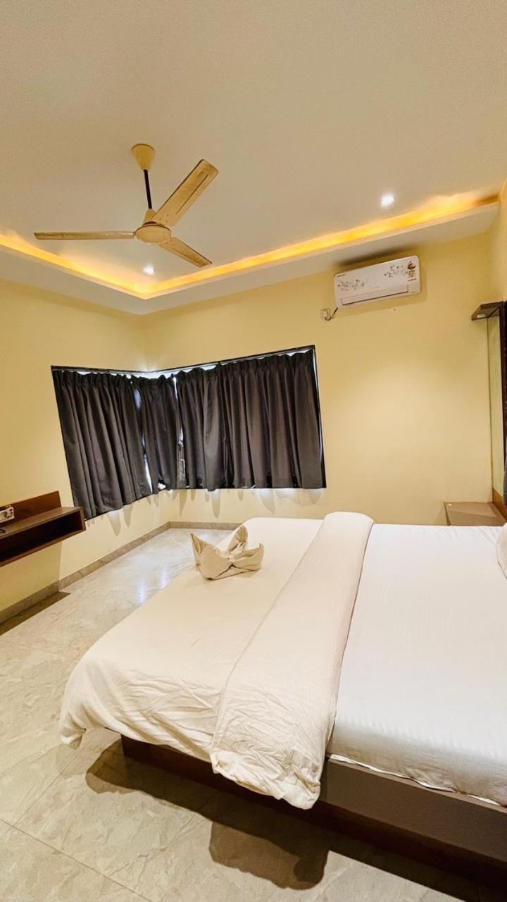 Paramount 3 Ac Bedrooms Hall Garden With Lake View 판치가니 외부 사진