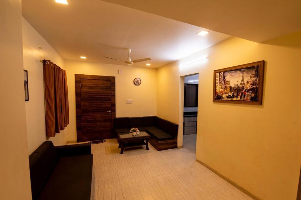 Paramount 3 Ac Bedrooms Hall Garden With Lake View 판치가니 외부 사진