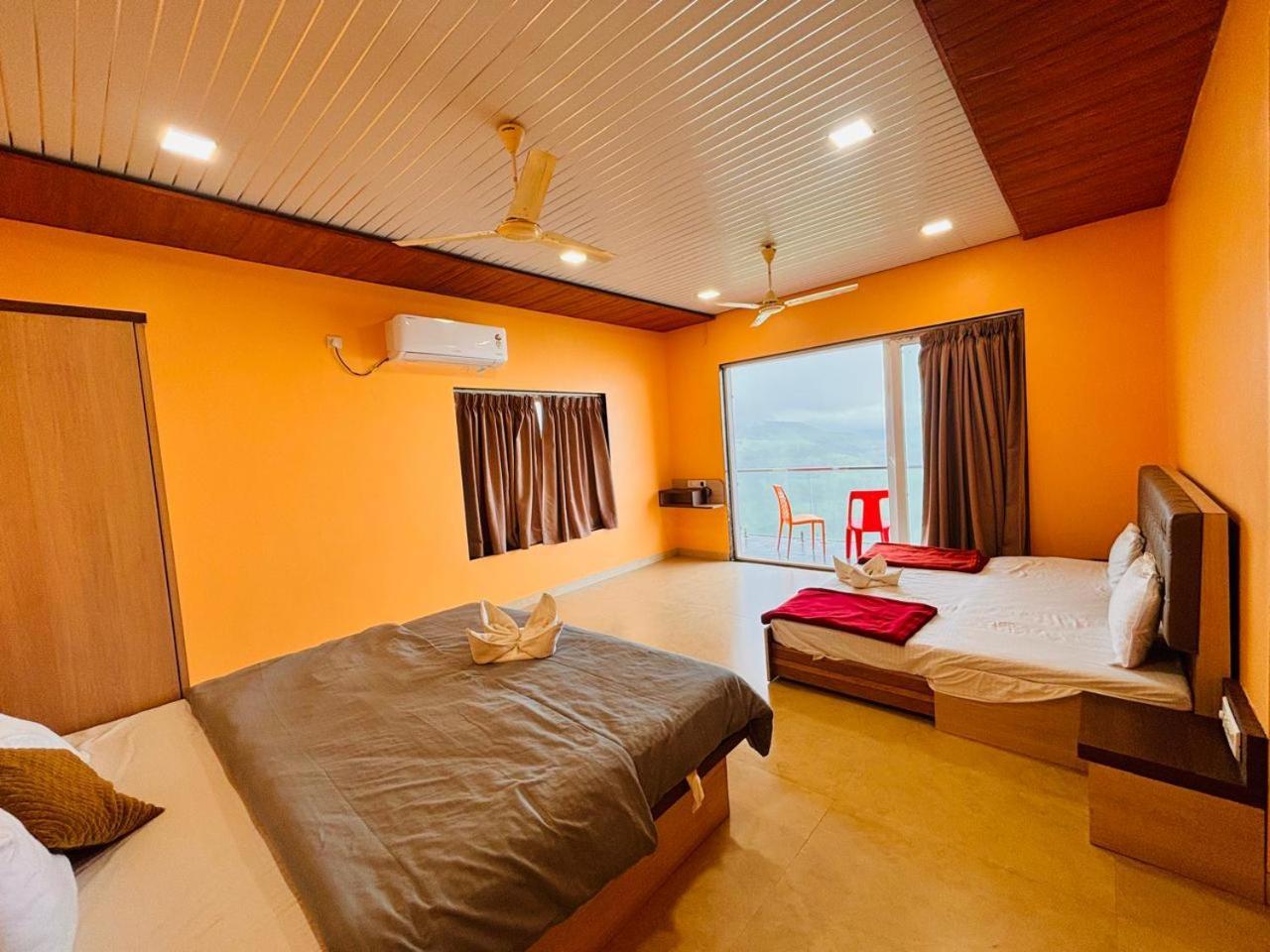 Paramount 3 Ac Bedrooms Hall Garden With Lake View 판치가니 외부 사진