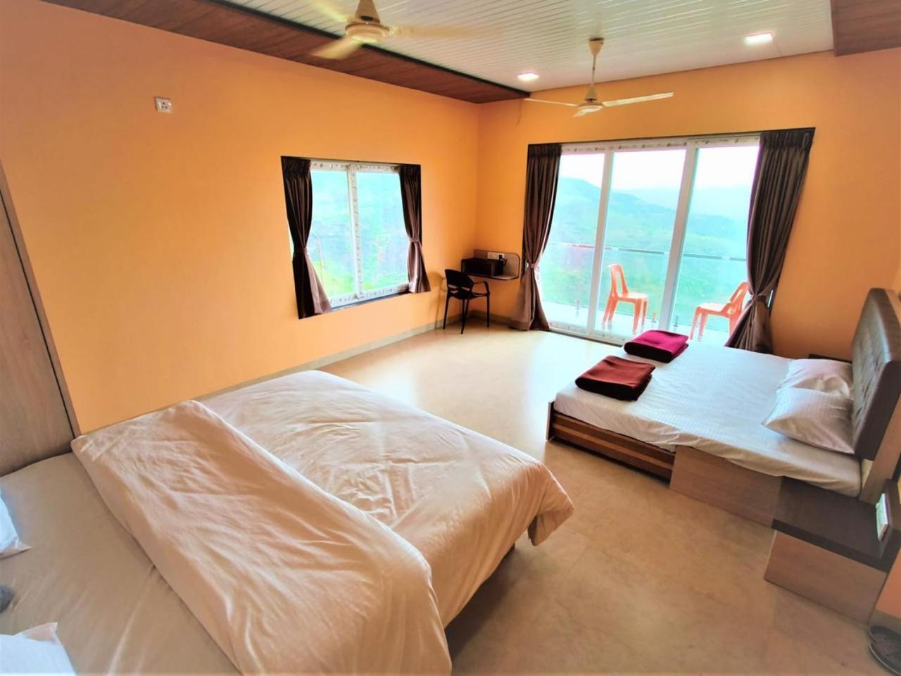 Paramount 3 Ac Bedrooms Hall Garden With Lake View 판치가니 외부 사진